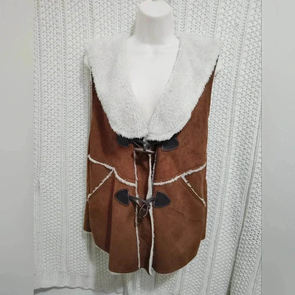 Women's Brown Faux-Shearling Hooded Vest - Cozy Layering Coat
